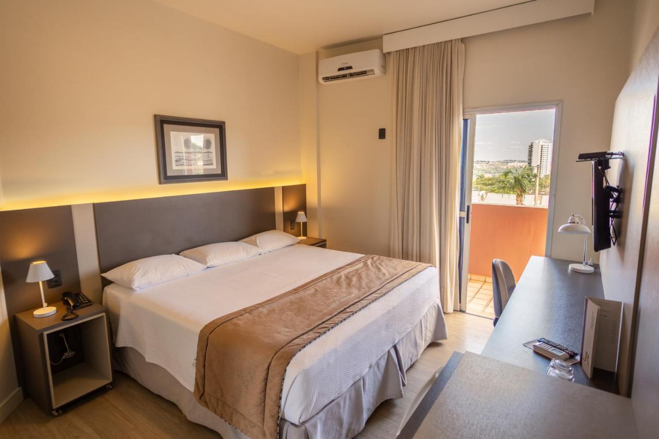Jr Hotel Marília Eksteriør billede